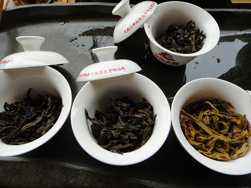Vier klassische Wu Yi Rock Tea in einem weiteren Teeladen