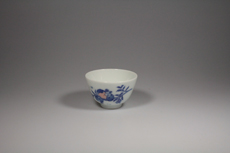 Produktbild zu: Cup Shiliu hoch Porzellan mit handgemaltem Motiv