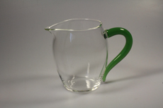 Produktbild zu: Glaskrüegli mit grünem Henkel